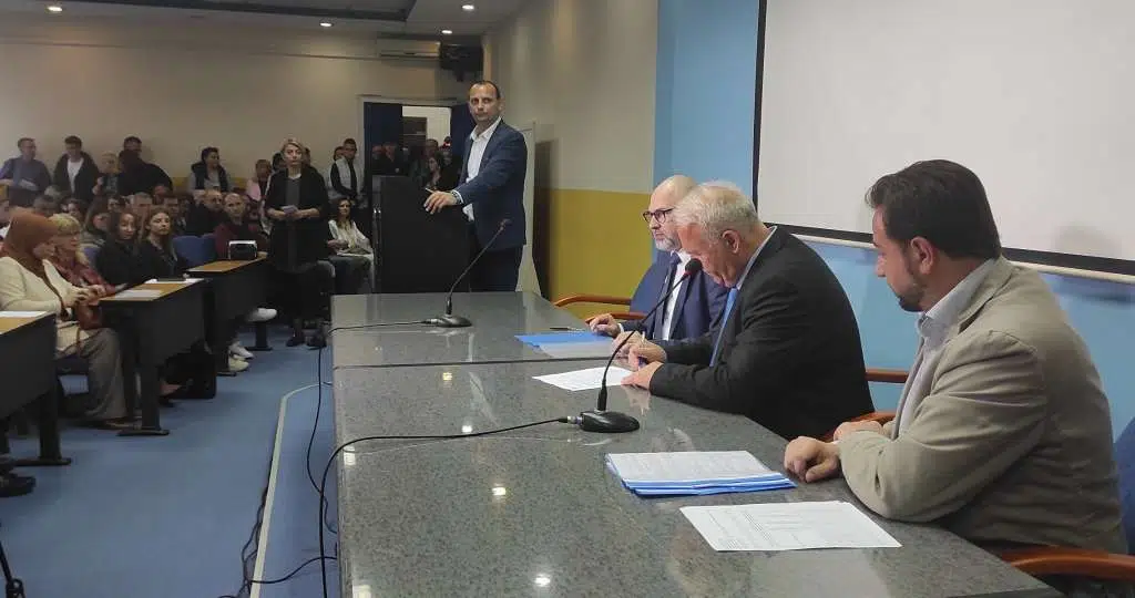 Potpisani ugovori sa 115 nadarenih učenika srednjih škola u Tuzlanskom kantonu