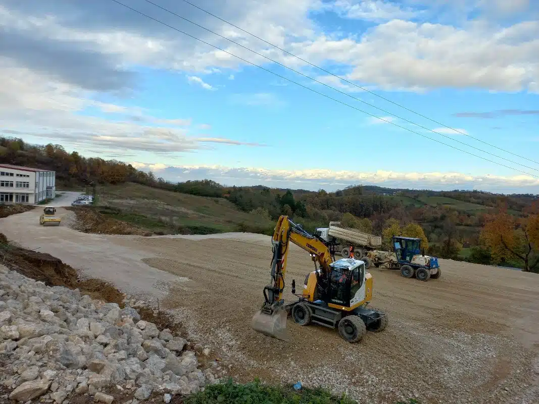 U toku radovi na izgradnji pijace u Teočaku (FOTO)