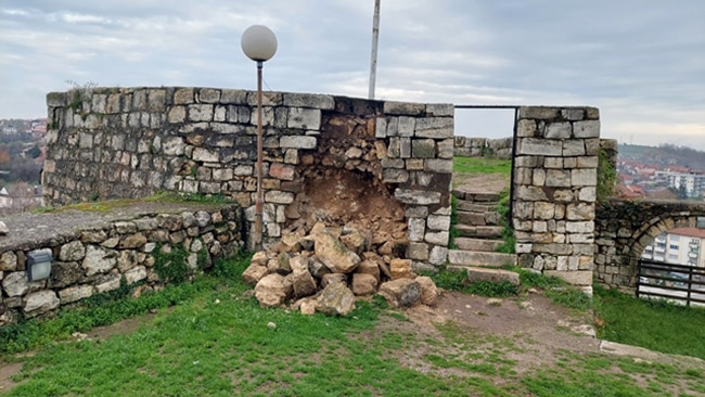saopćenje za javnost povodom urušavanja zidina u sklopu kompleksa “stari grad “ u gradačcu .