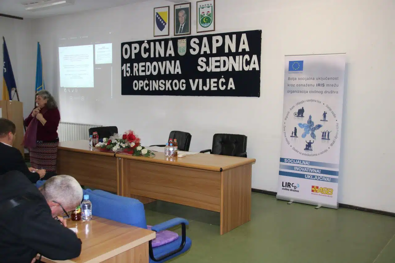 U Sapni održana prezentacija na temu porodičnih grupnih konferencija (FOTO+AUDIO)