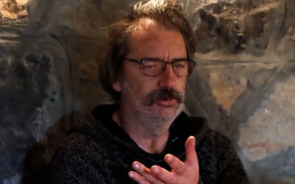 Preminuo je legendarni glumac Davor Janjić