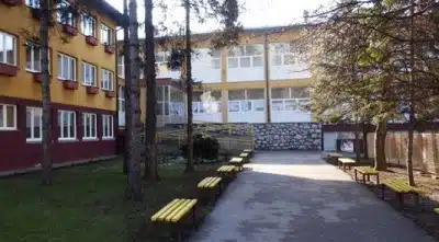 Dojave o postavljenim bombama u tuzlanskim školama, u toku pregledi objekata