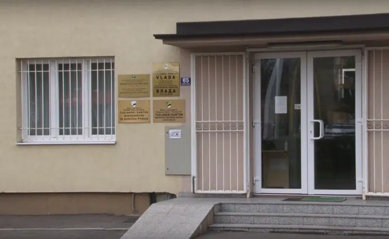 Zbog požara u zgradi Tehnograda, preseljena Centralna pisarnica kantonalnih organa TK