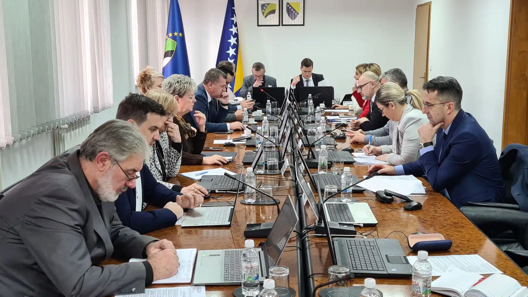 Vlada TK: Odluka o visini novčane naknade porodiljama