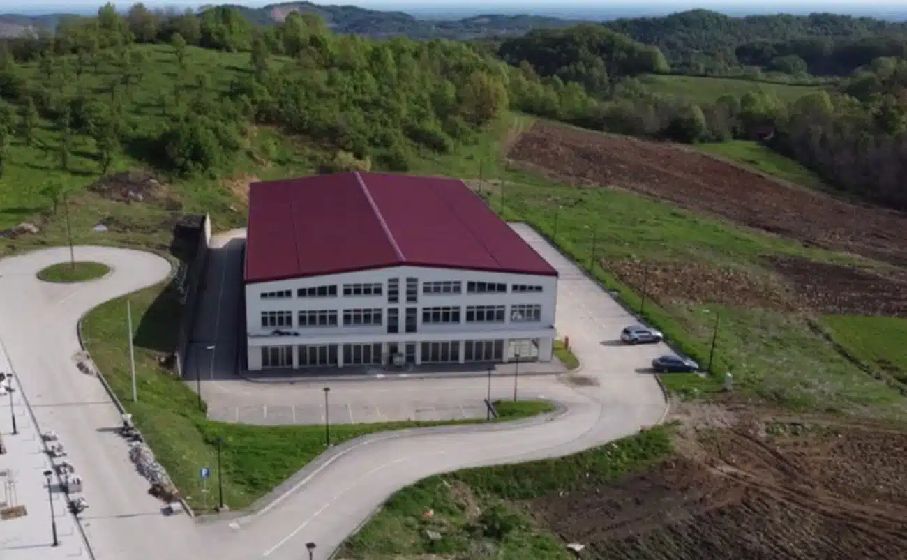 Vlada TK-a za oprema sportske dvorane u Teočaku izdvojila blizu 100 hiljada KM