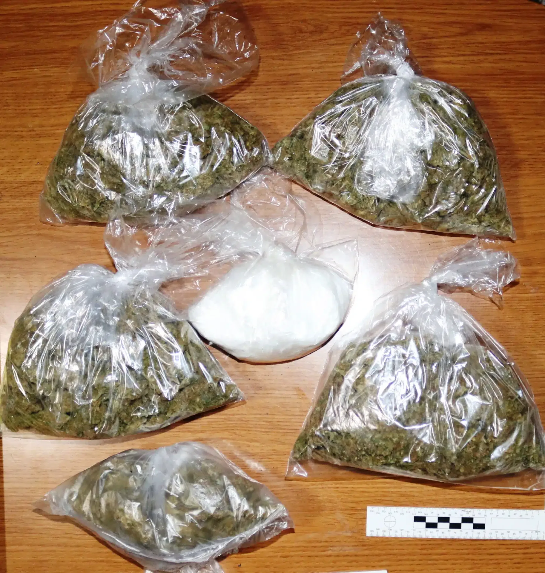U pretresu stana i vozila 29-godišnjeg Tuzlaka pronađena droga