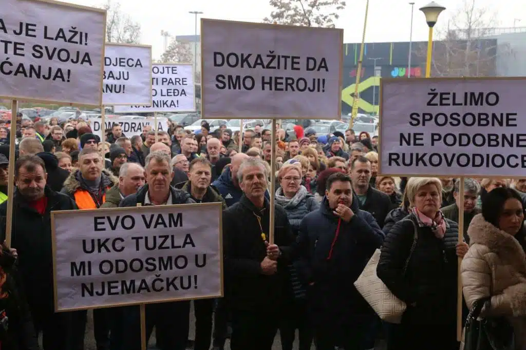 Protest zdravstvenih radnika u TK, zahtijevaju isplatu jednokratne novčane pomoći