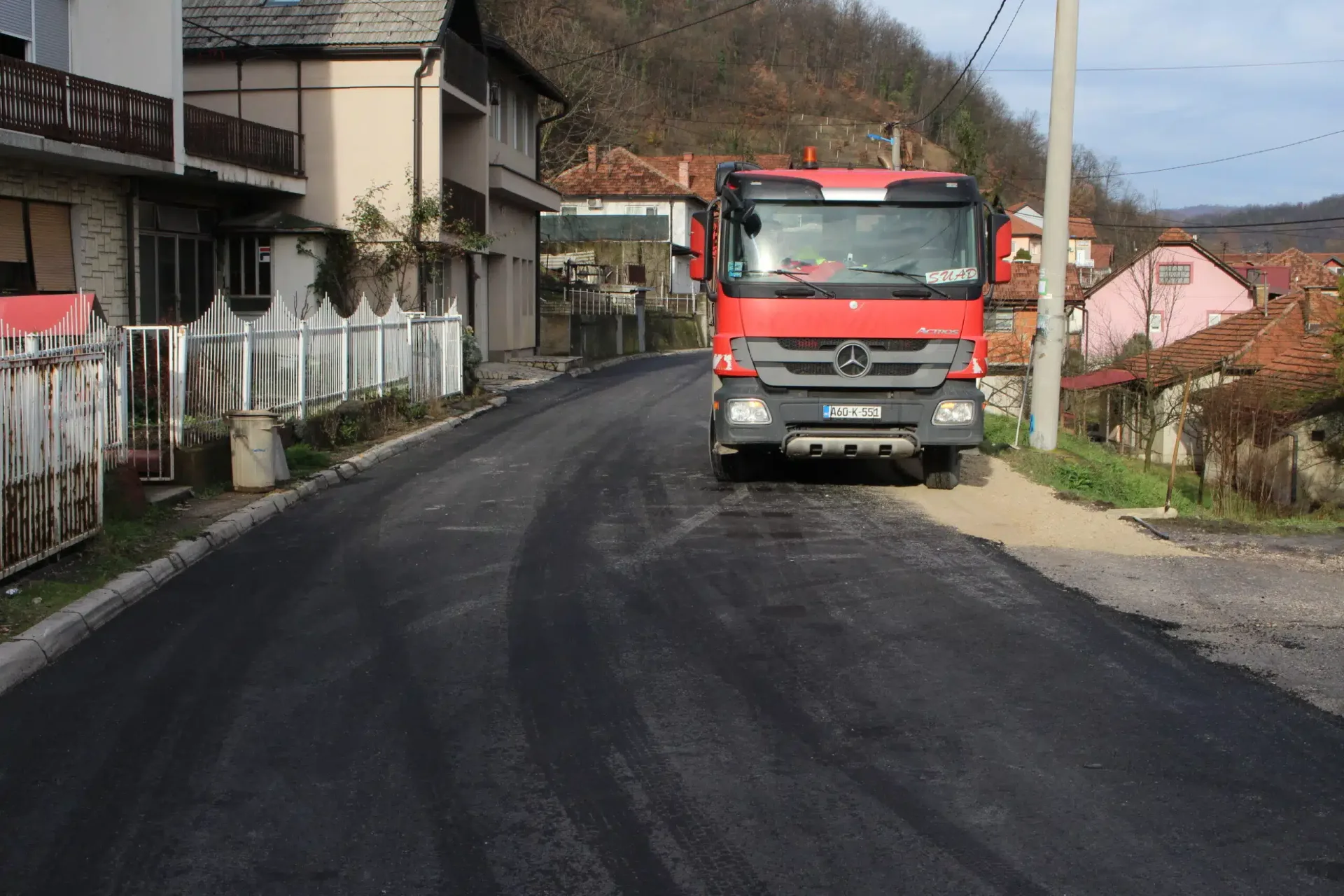 Okončani radovi na sanaciji dijela puta u tuzlanskom naselju Grabovica (FOTO)