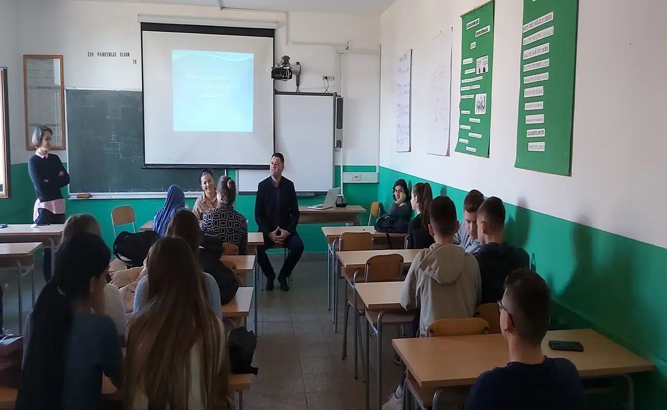 Centar za edukaciju, savjetovanje i istraživanje Teočak realizovao projekat za srednjoškolce