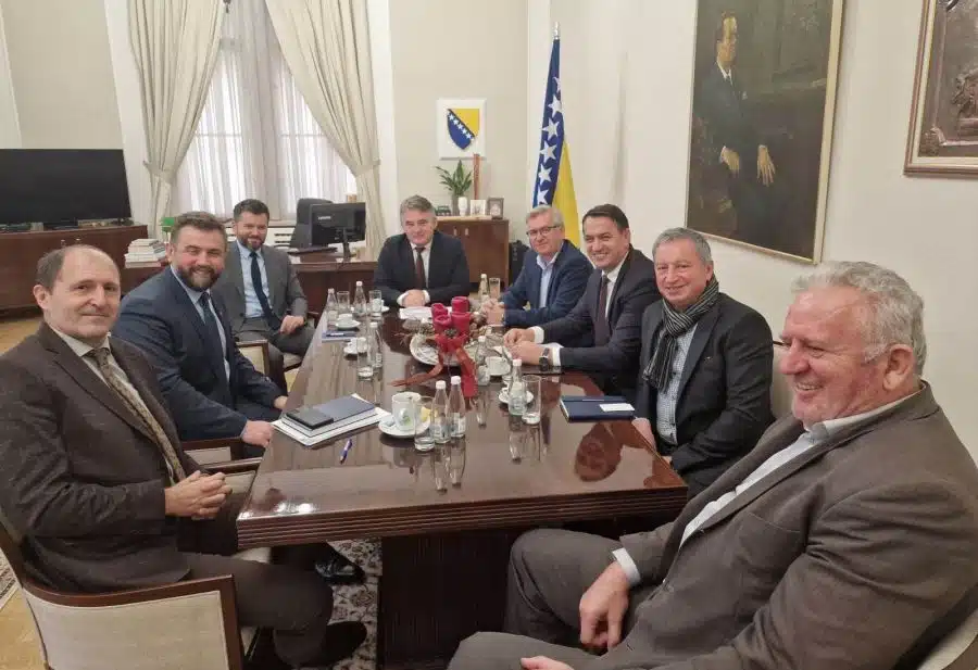 Sastanak UPFBiH sa Željkom Komšićem i delegacijom  DF