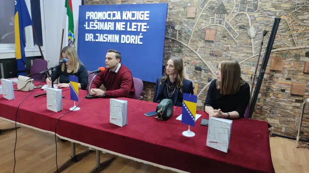 U Srebreniku održana promocija knjige dr. Jasmina Dorića “Lešinari ne lete”