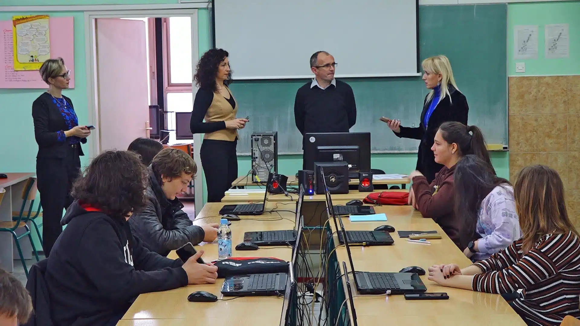 (VIDEO) Počela 2.Zimska škola programiranja za učenike osnovnih škola na području TK | .