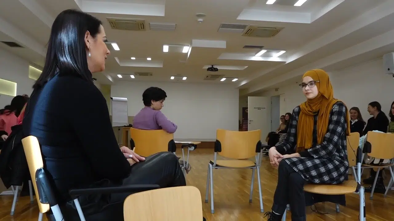 (Video) “Nahlin teen klub” i ove godine okupio brojne srednjoškolce koji žele korisno provesti zimski raspust | .