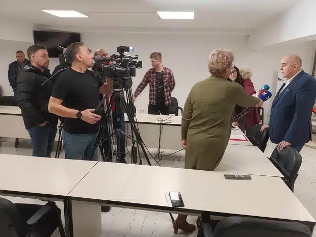 Početak raspodjele dopunskih oznaka za taksi vozila u TK | .