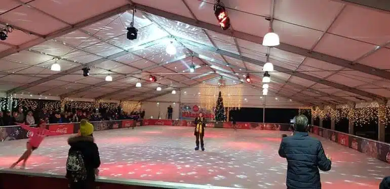 (VIDEO) Hiljade posjetilaca na tuzlanskom Klizalištu Panonika, ovaj mjesec super događaji