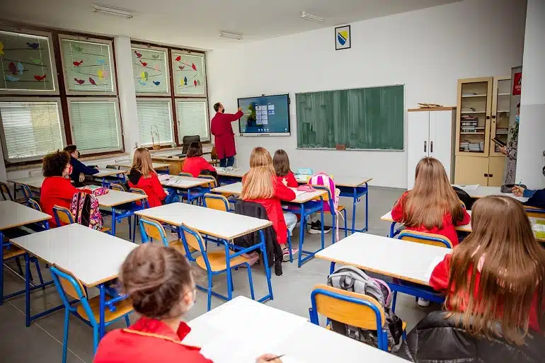 Počinje drugo polugodište u osnovnim i srednjim školama u TK