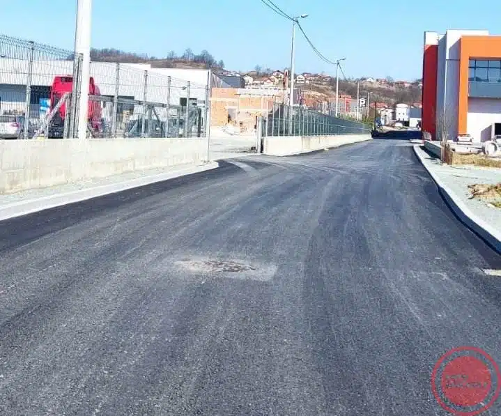 Realizovan projekat “Sanacije asfaltne saobraćajnice u Radnoj zoni 1” – Radio Gračanica
