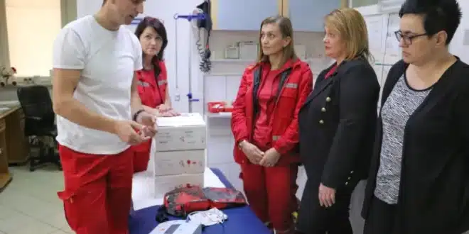 DZ Srebrenik: Nabavljeni uređaji za reanimaciju za sve područne ambulante – Radio Studio D ::: 99,40 i 97,40 FM