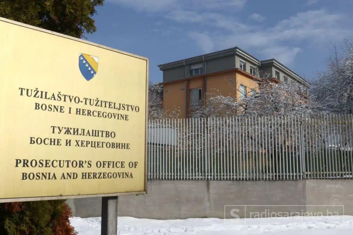 Predložen pritvor za 24-godišnjag Tuzlaka zbog neovlaštenog prometa oružja i vojne opreme