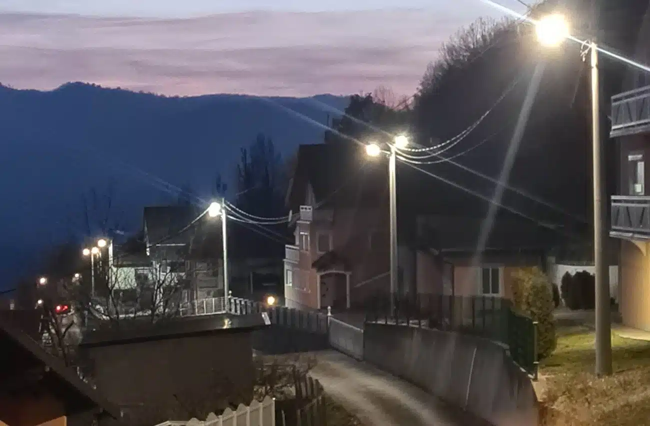 U toku radovi na postavljanju ulične rasvjete u Godušu