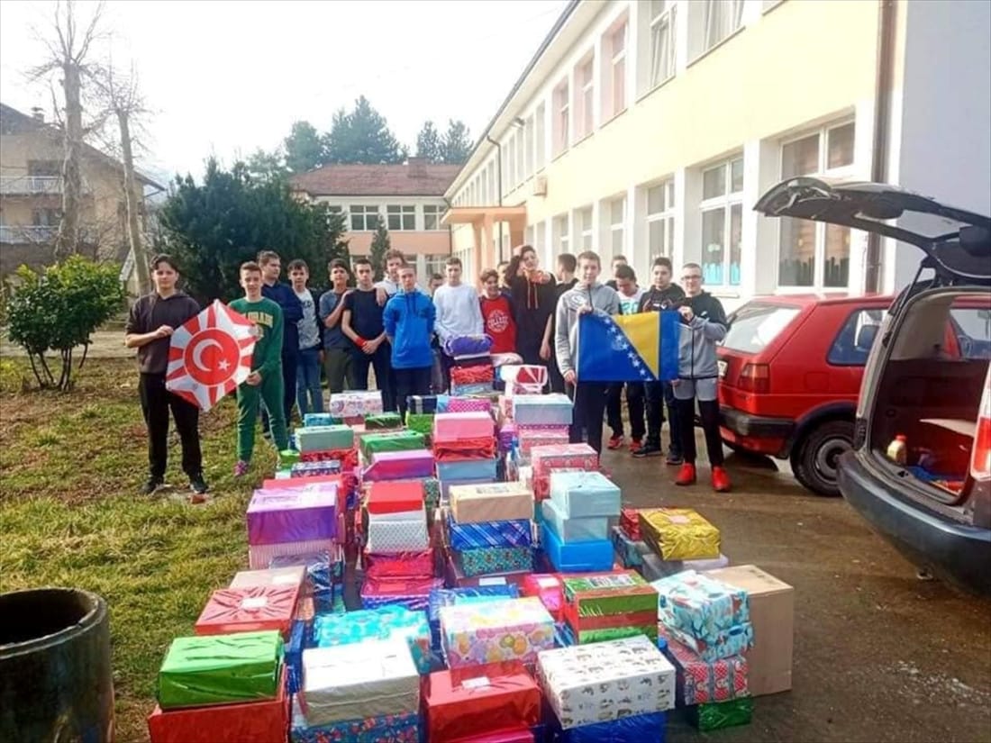 učenici iz tuzlanskog kantona prikupili hiljade paketića za djecu u turskoj i siriji
