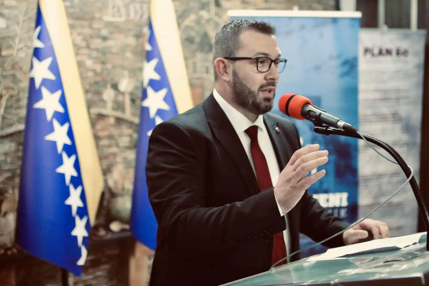 Sa promocije kandidata za gradonačelnika Srebrenika par slika i govor Adnana Bjelića