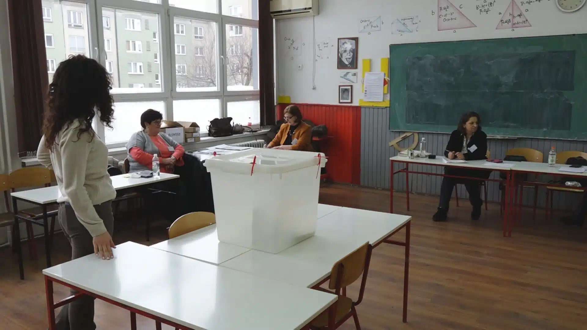 (VIDEO) Na biračkim mjestima u OŠ “Novi grad” proces glasanja teče bez problema | .