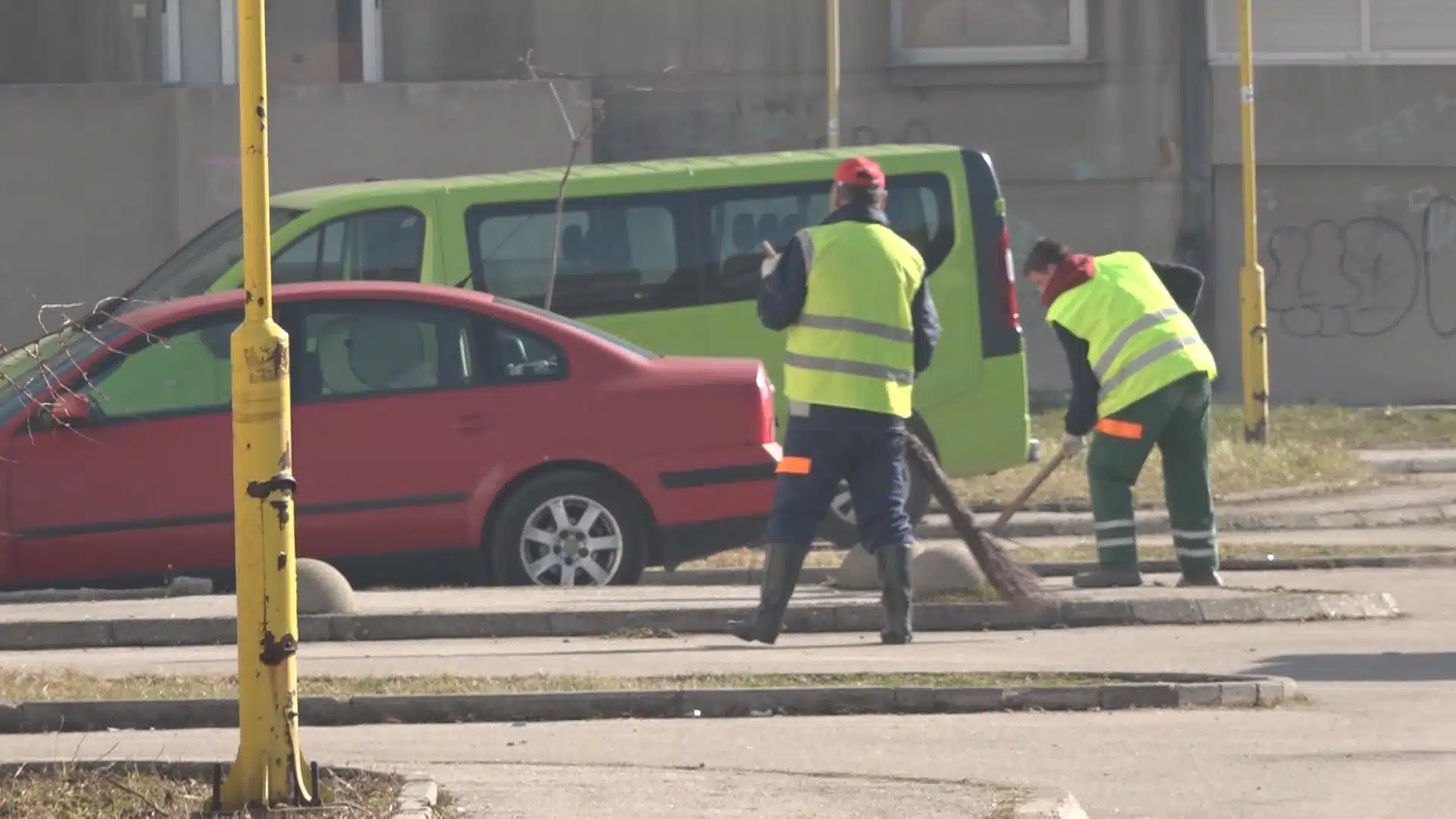 (VIDEO) Radnici Komunalca u održavanju asfaltnih i zelenih površina |