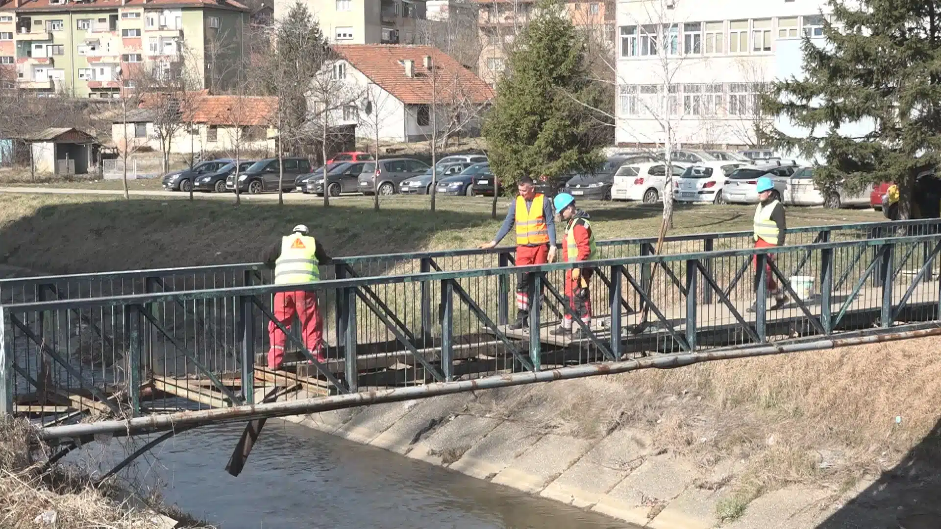 (VIDEO) Počela sanacija pješačkih mostova preko rijeke Jale