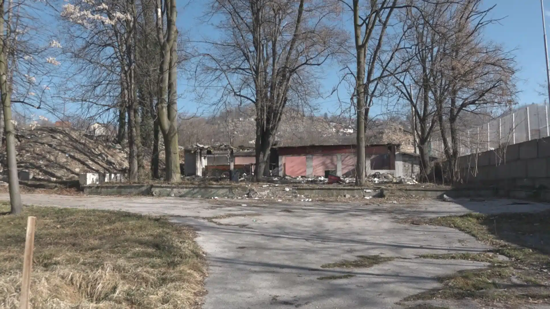 (VIDEO) Uskoro počinje gradnja novog parkinga na prostoru nekadašnjeg “Kluba 65” u Tuzli