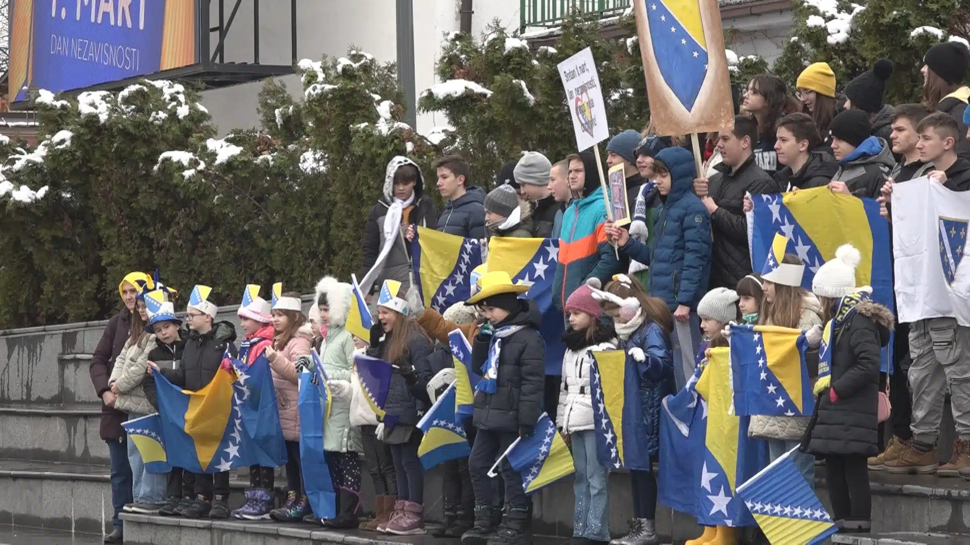 (Video) Učenici i nastavnici OŠ Novi grad obilježili Dan nezavisnosti BiH