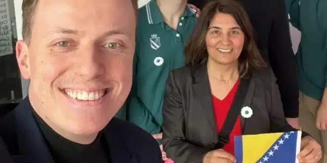 Učenici iz Tuzle sa Adisom Ahmetovićem na manifestaciji ”Mir u svijetu” u Hanoveru – Radio Studio D ::: 99,40 i 97,40 FM