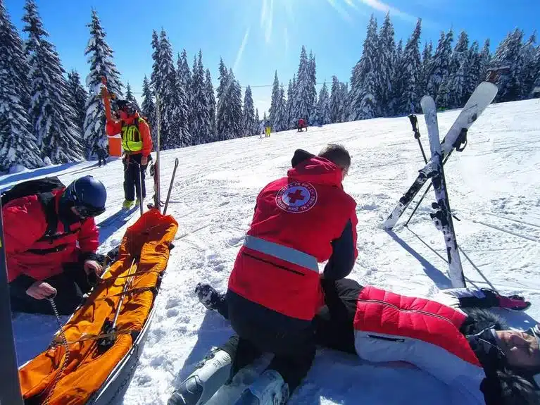 Obuka u Bugarskoj: CKTK dobio licencirane spasioce na ski stazama | .