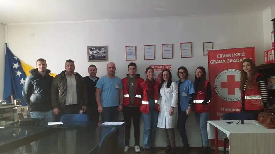 Krv darovala 54 dobrovoljna davaoca .