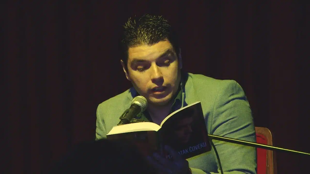 U Lukavcu gostovao srbijanski pjesnik i sociolog Stefan Simić | RTVTK