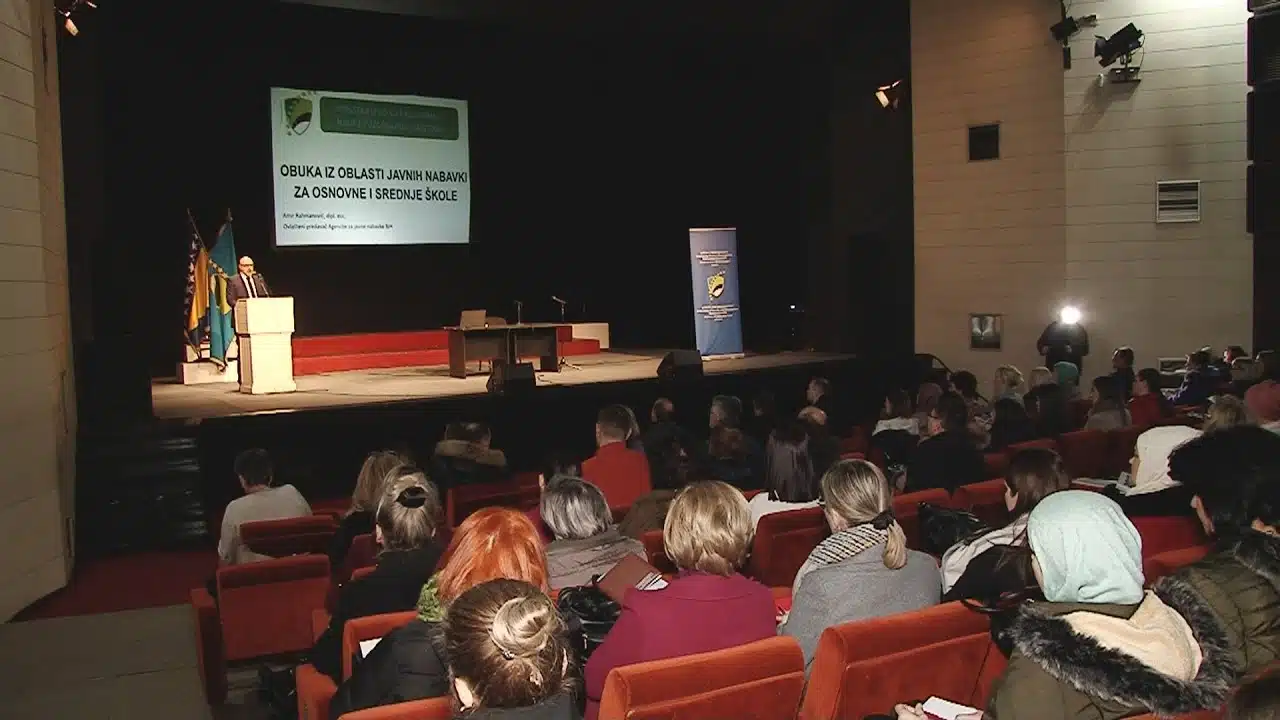 U Tuzli održana obuka iz oblasti javnih nabavki | RTVTK