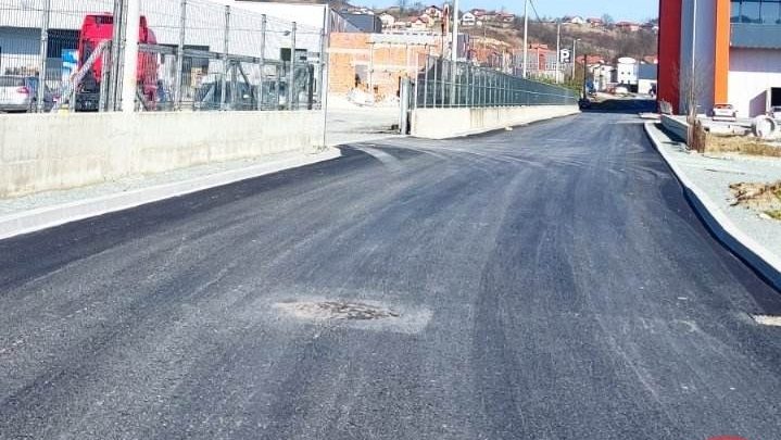 Realizovan projekat “Sanacije asfaltne saobraćajnice u Radnoj zoni 1” – Radio Gračanica