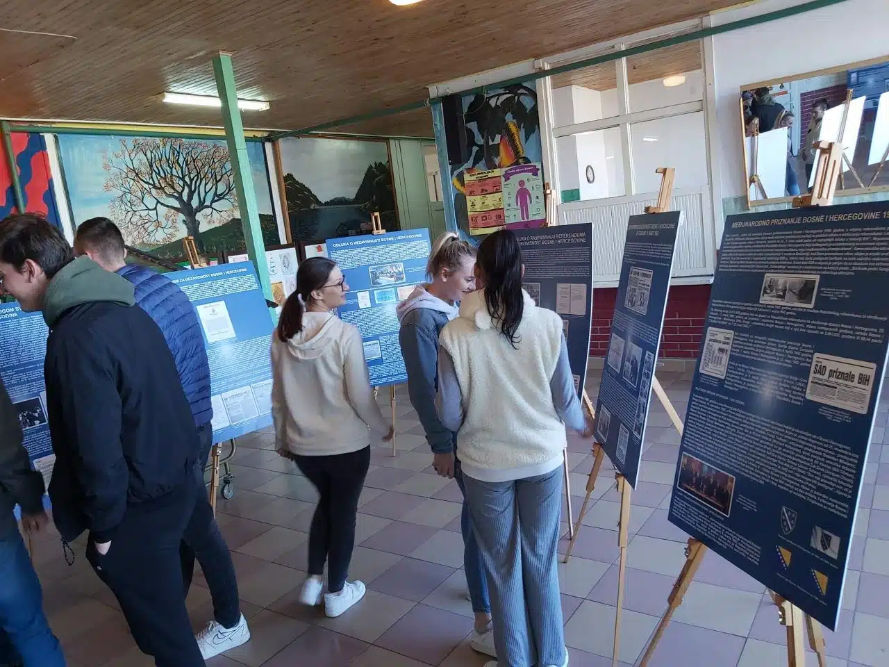 Otvorena izložba povodom Dana nezavisnosti BiH (FOTO)
