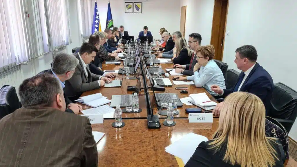 Vlada TK: Prihvaćen tekst kolektivnog ugovora za doktore medicine i stomatologe