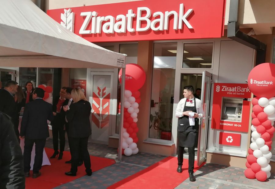 nova poslovnica banke zirat u gradu