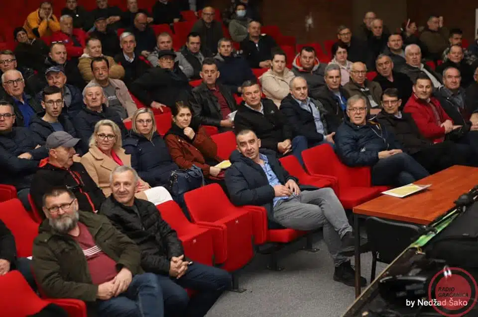 Održana Skupština Udruženja pčelara Bagremovac Gračanica – Radio Gračanica