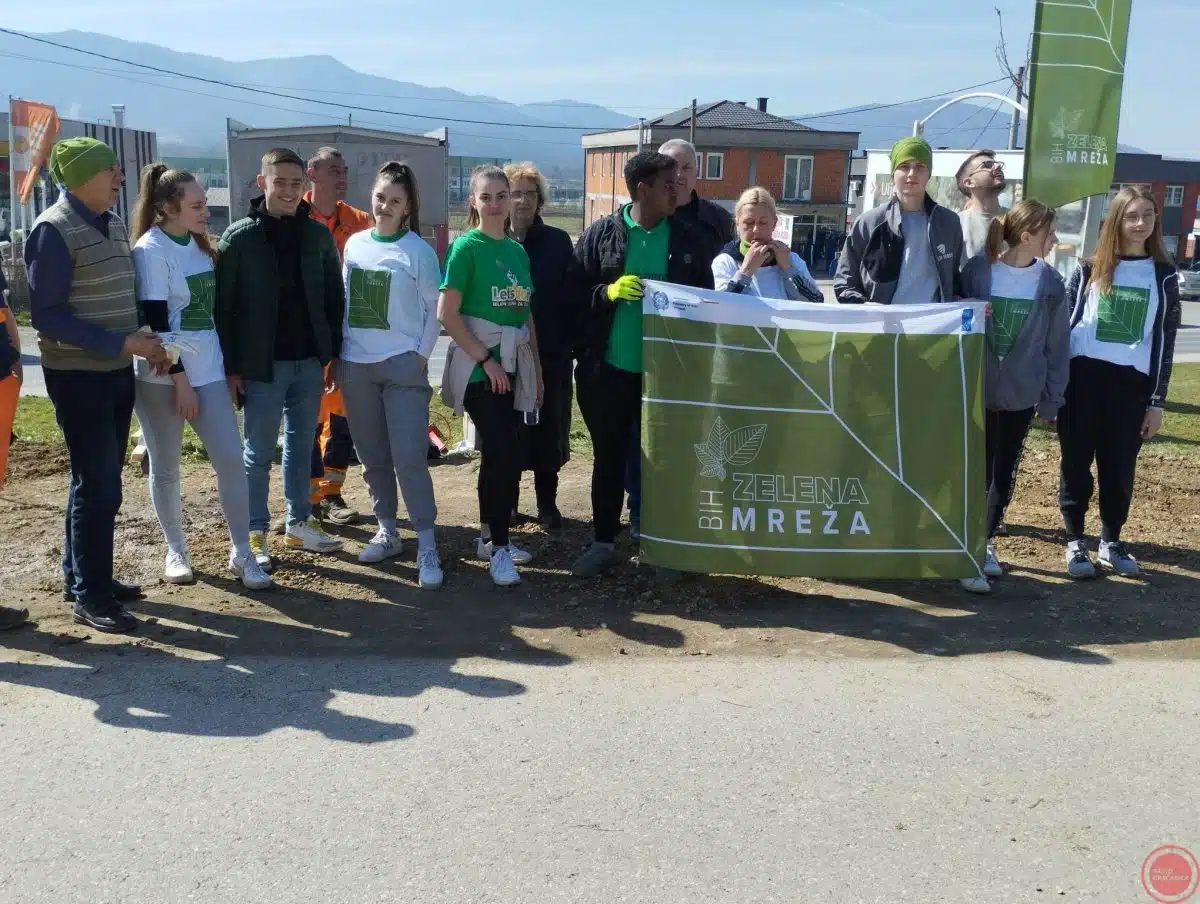 Realizovana eko akcija sadnje i postavke mobilijara – Radio Gračanica