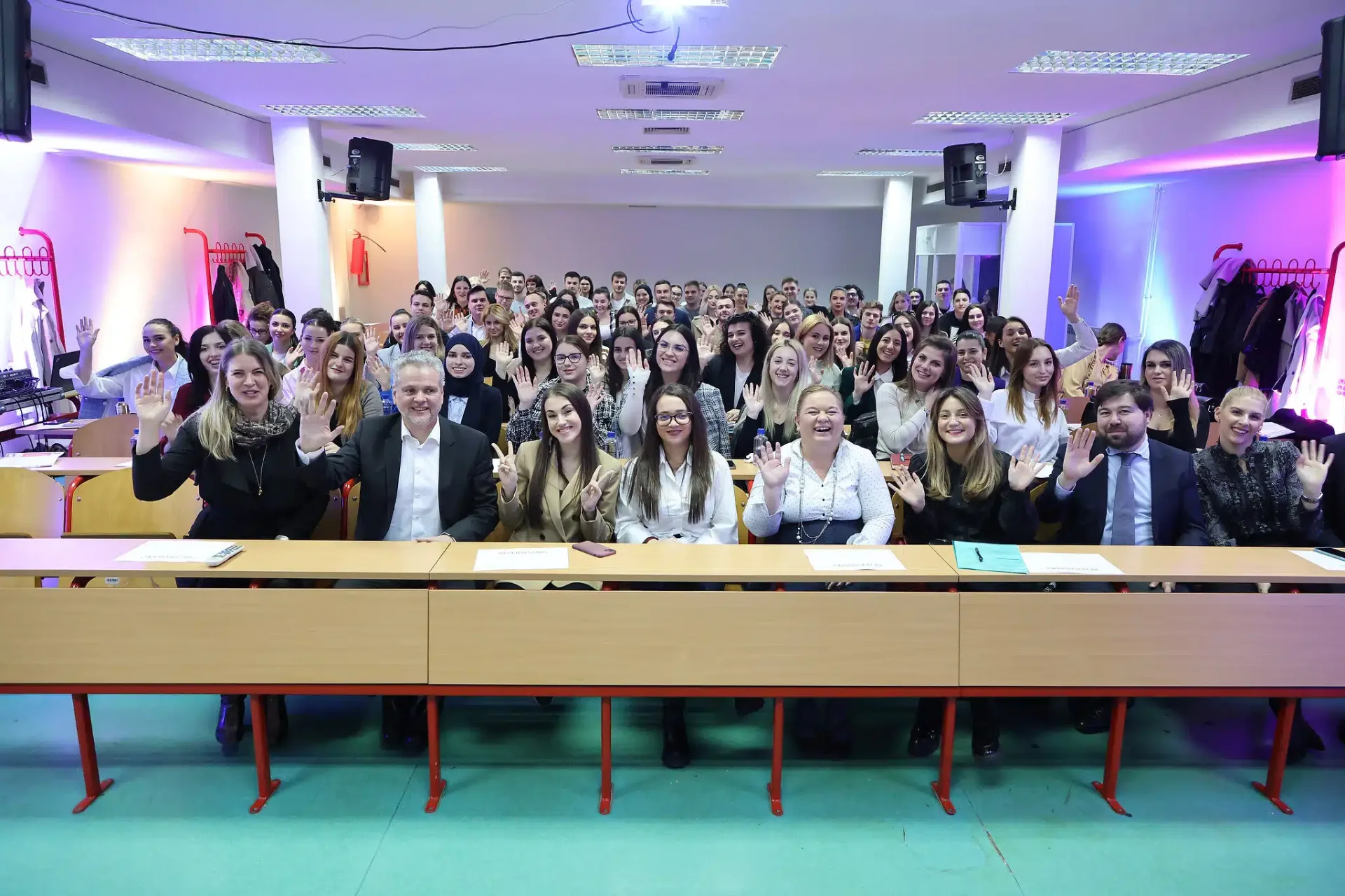 Ambasadori Sattler i Strömquist sa studentima Pravnog fakulteta u Tuzli o značaju aktivizma i zaštite ljudskih prava |