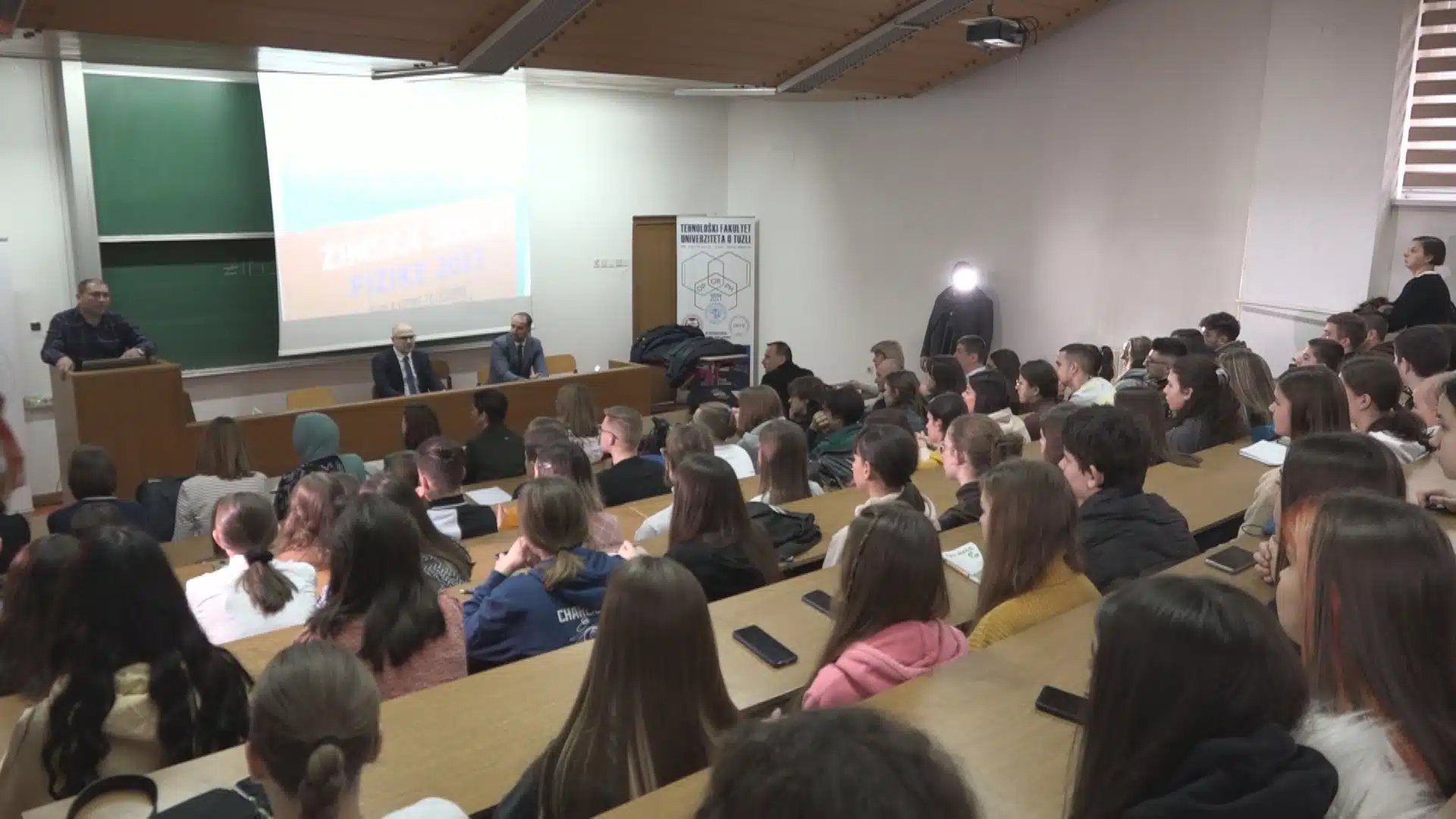 (Video) Počela dvodnevna “Zimska škola fizike 2023” |