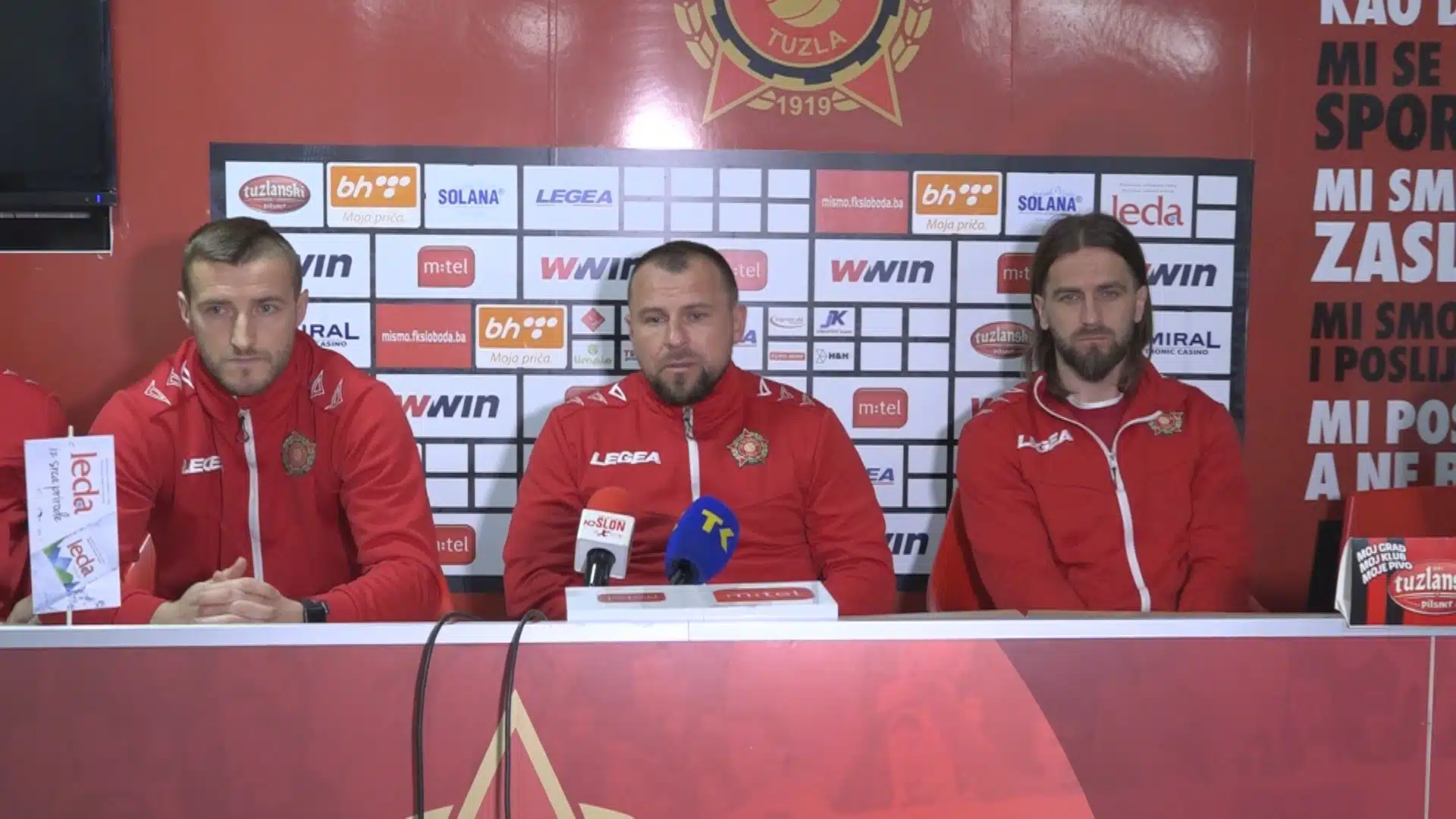 (VIDEO) Sloboda na obnovljenom terenu stadiona Tušanj dočekuje ekipu Leotara