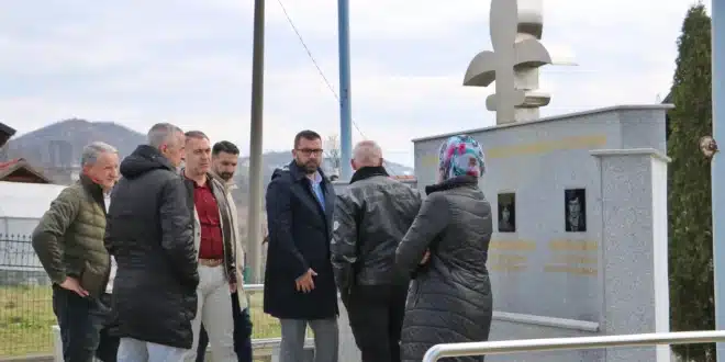 Na šehidskom spomen obilježju u srebreničkom naselju Zahirovići ispisani uvredljivi grafiti – Radio Studio D ::: 99,40 i 97,40 FM