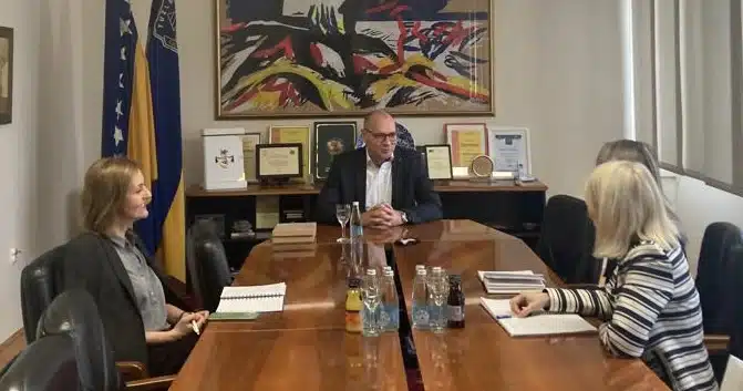 Održan sastanak sa predstavnicama Crvenog križa Tuzlanskog kantona |