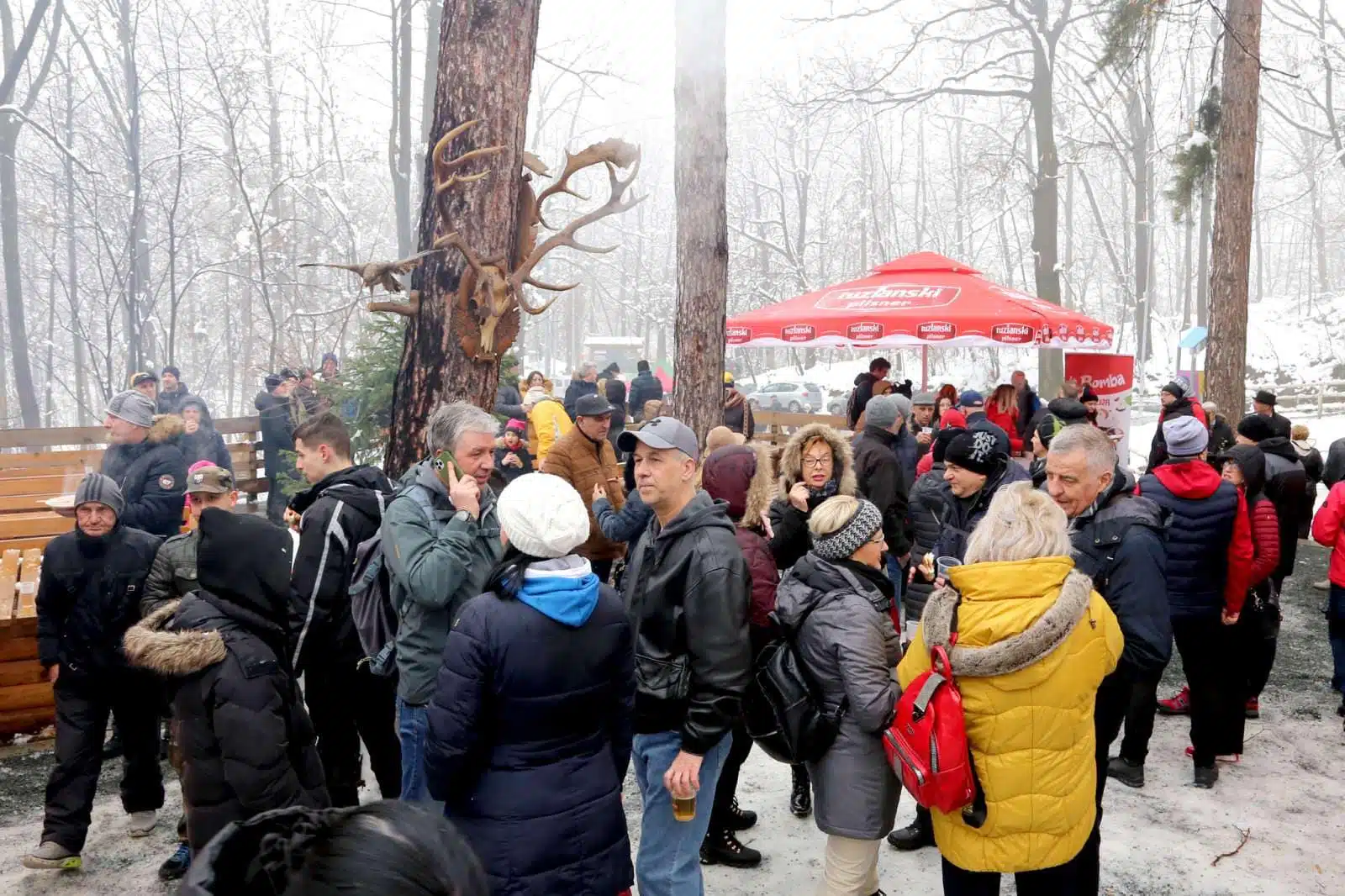 Tuzlaci na Ilinčici obilježili Dan nezavisnosti BiH (FOTO)