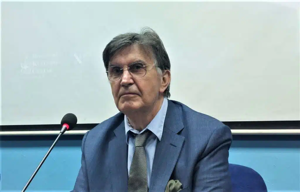 Akademik Ejup Ganić održao tribinu u povodu Dana nezavisnosti u tuzlanskom BKC-u |