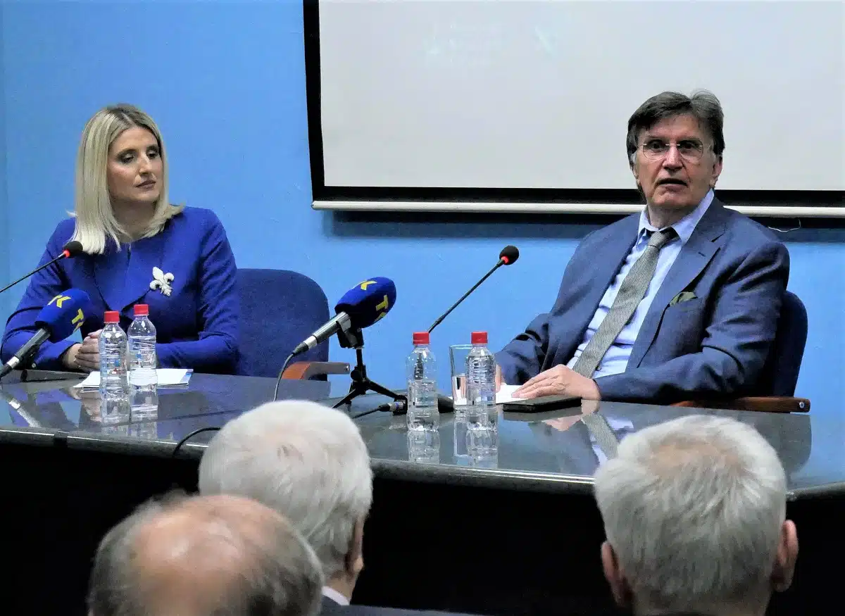 (VIDEO) U BKC-u TK održana javna tribina sa Ejupom Ganićem |